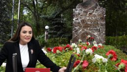 Alparslan Türkeş’in Mezarı Ziyaretinde Çıkan Arbede!