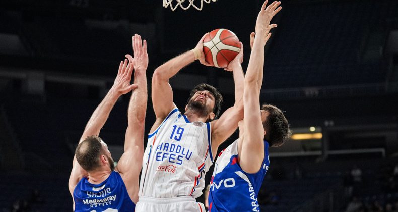 Anadolu Efes Hatasız Kapattı