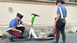 Antik Eseri E-Scooter ile Çalarken Yakalandı