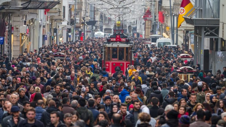 Asgari Ücrete Zam Beklentisi Artıyor: Sokakta Tek Bir Rakam Öne Çıkıyor
