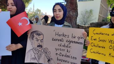 Atama Bekleyen Öğretmenler İsyan Etti