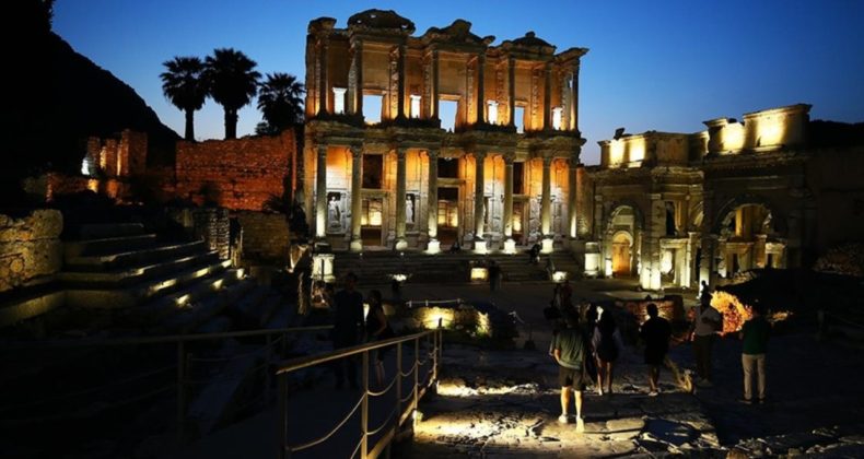 Bakan Ersoy’dan Açıklama: 26 Antik Kent Gece Ziyaret Edilebilecek