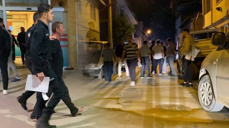 Baltayla Sokakta Dehşet Saçtı: Polis Böyle Etkisiz Hale Getirdi