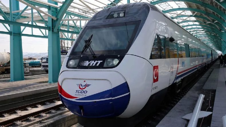 Bayramda Demiryollarında Ek Sefer ve Vagon Desteği: 10 Bin 866 Kişilik Ek Kapasite