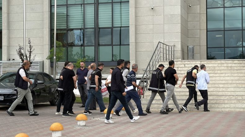 Belediyeye İrtikap Operasyonu: 5 Kişi Tutuklandı