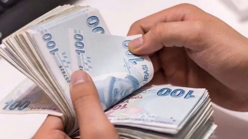 Benzin Zammı Vatandaşı İsyana Sürükledi: Erken Seçim ve İstifa Talepleri