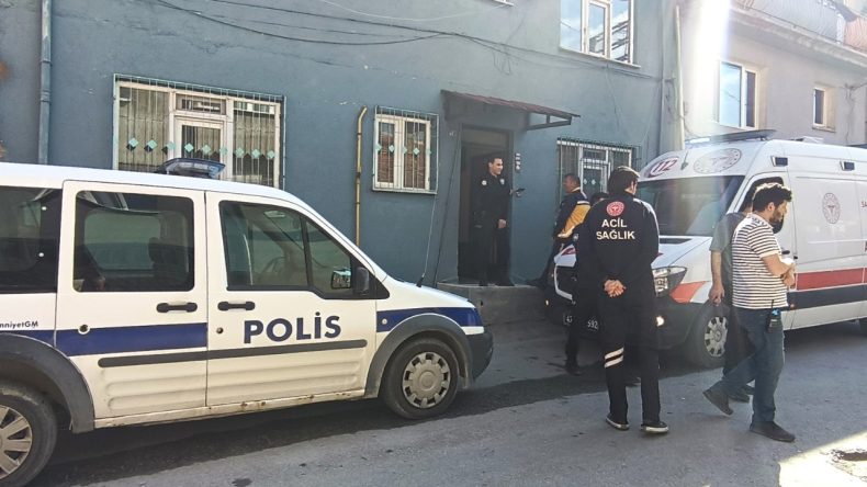Bilgisayarı Başında Ölü Bulundu