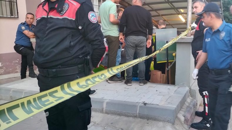 Bir Kadın Daha Sokak Ortasında Katledildi