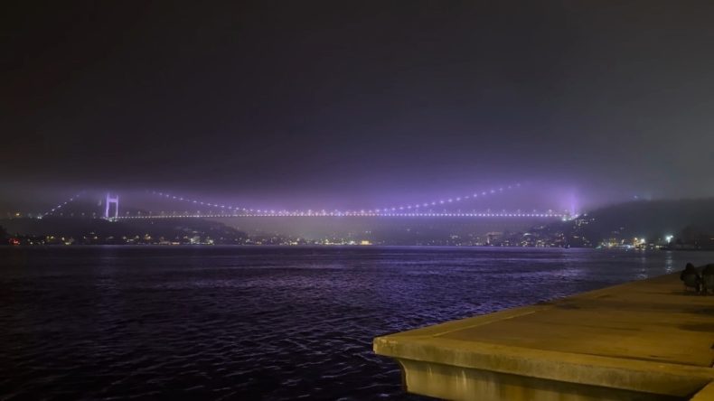 Boğaz’da Gemi Trafiğine Sis Engeli: Geçici Olarak Durduruldu