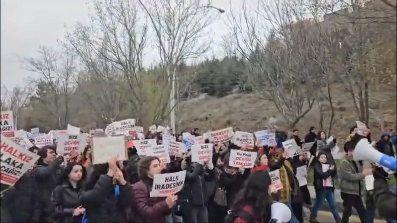 Boykota Destek Veren Akademisyenin Öğrencisi Tarafından Şikayet Edilmesi Sonrası Görevine Son Verildi