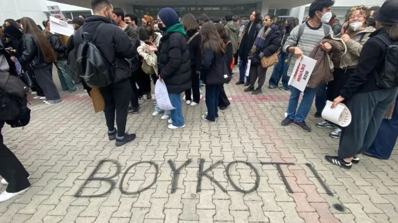 Boykota Destek Veren Hacettepeli Akademisyene İhraç