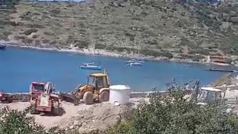 Böyle ihanet görülmedi: 2 bin yıllık antik şehre kepçelerle girdiler
