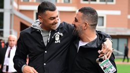 Burak Yılmaz Arda Turan’ı Mağlup Etti