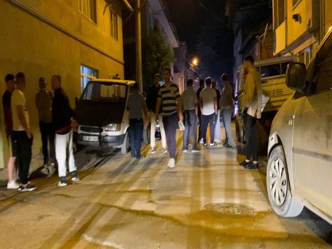 Baltayla Araçlara Saldıran Şüpheli