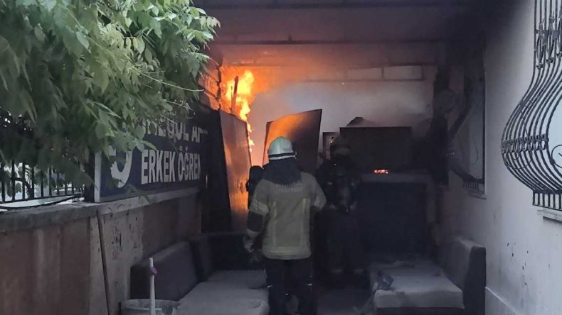 Bursa’da Erkek Öğrenci Yurdunda Yangın Çıktı
