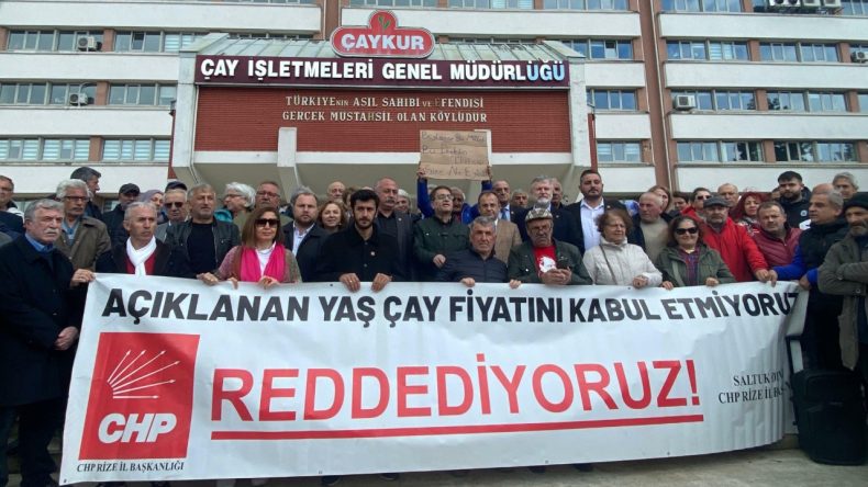 ÇAYKUR Önünde ‘Çay Fiyatı’ Protestosu
