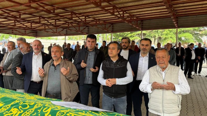Cesedi Çöp Poşetinde Bulunmuştu: Toprağa Verildi