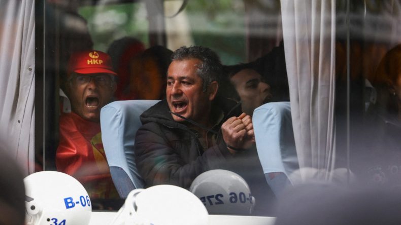 CHP: Gözaltında Olanları Yalnız Bırakmayacağız