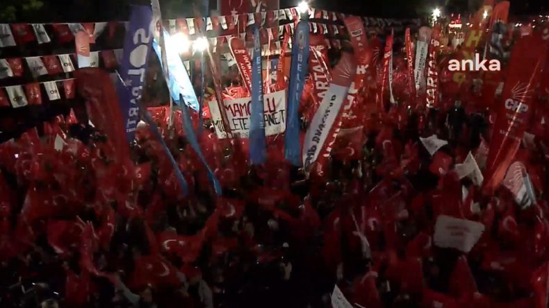 CHP’den Silivri Çıkarması! On Binler Atatürk Meydanı’nda