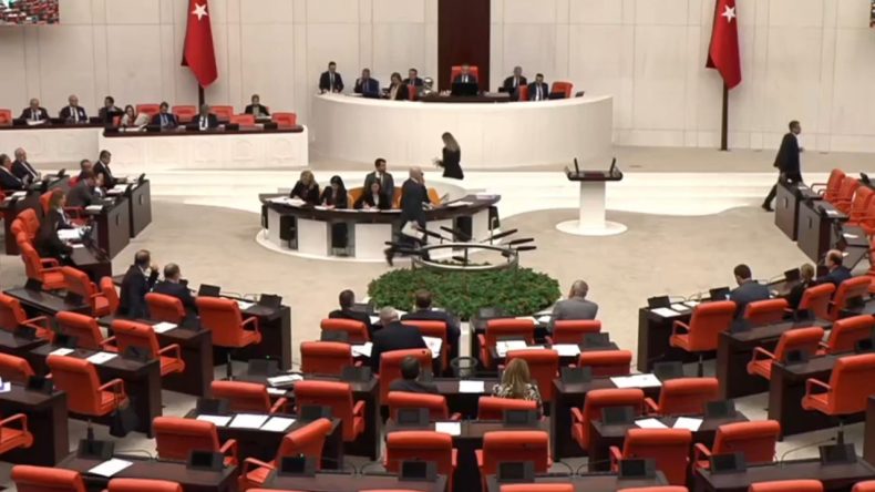 CHP’li Murat Çan: 23 Yıldır Kanun Yapmayı, Devlet Yönetmeyi Öğrenemediniz
