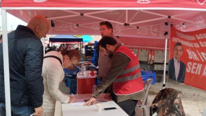 CHP’nin İmza Standına Saldırı