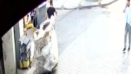 Çöpe Atılan 200 Bin Dolar Değerindeki Pırlantayı Kağıt Toplayıcısı Buldu