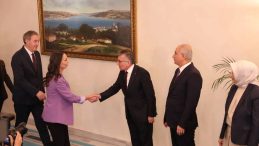 DEM Parti Heyeti, AK Parti ile Meclis’te Görüşme Gerçekleştirdi
