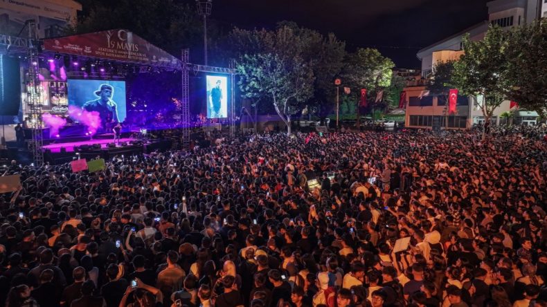 Denizli’de Ceza Konserinde Gerilim Yükseldi