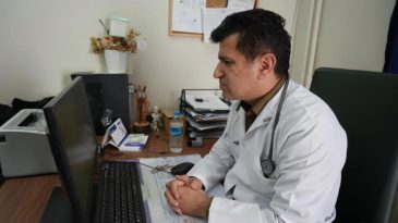 Depresyona Girdi, 56 Gün Uyumadı: Uzmanlar Şokta, ‘Donmuş Gibiydi’