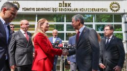 DİSK ve TİSK’i ziyaret eden Özgür Özel: Asgari ücrete ara zam için mücadeleyi büyütmeliyiz