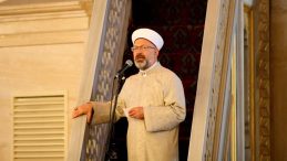 Diyanet’in Cuma Hutbesi Tartışma Yarattı: Kadın-Erkek Arkadaşlığı Zina Riskini Artırıyor
