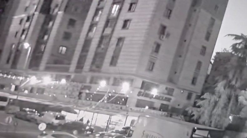 Doğalgaz Patlamasından Korkup 7’nci Kattan Atladi