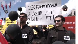 Ek Atama Talep Eden Öğretmenler Tabutlu Protesto Düzenledi