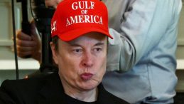 Elon Musk’ın Yapay Zekası Sorun Yaşıyor: Her Şeye ‘Soykırım Yok’ Yanıtı Veriyor