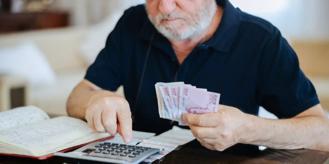 Emekliler Sıra Oluşturdu