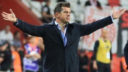 Emre Belözoğlu Kırmızı Kart Taktiklerini Açıkladı