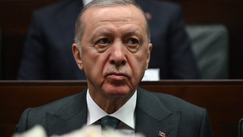 Erdoğan: Kimse Yargıya Parmak Sallayamaz
