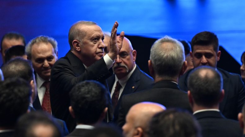Erdoğan muhalefeti eleştirdi: Gözlerine bant çekmişler