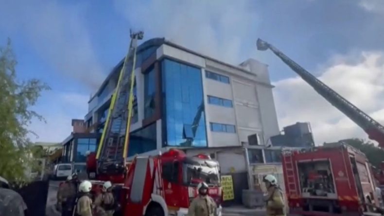 Esenyurt’ta Korkutan Yangın: Ekipler Olay Yerinde