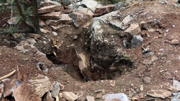 Eski Vali ve Emekli Albay Kaçak Kazıda Yakalandı