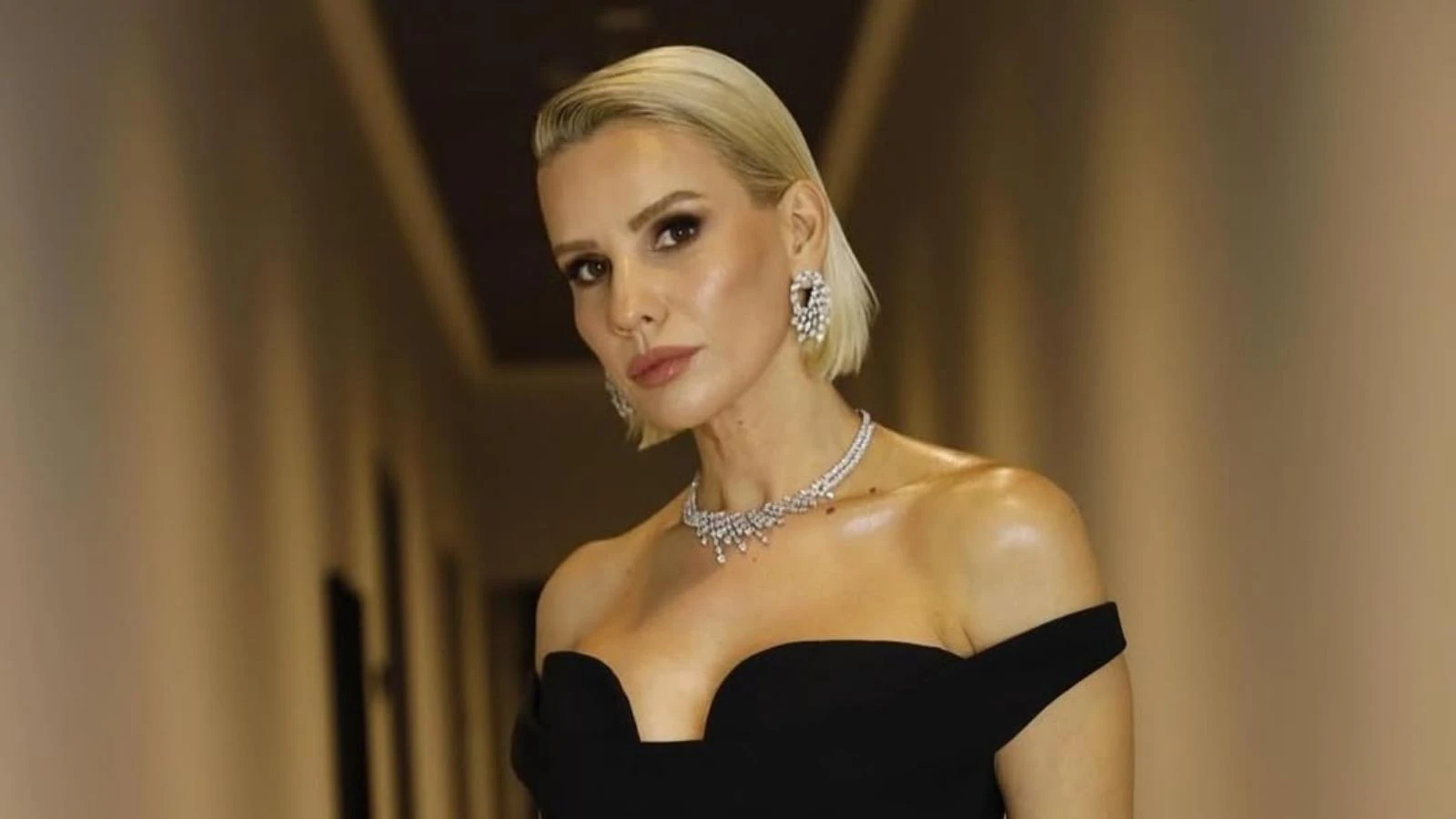 Esra Erol