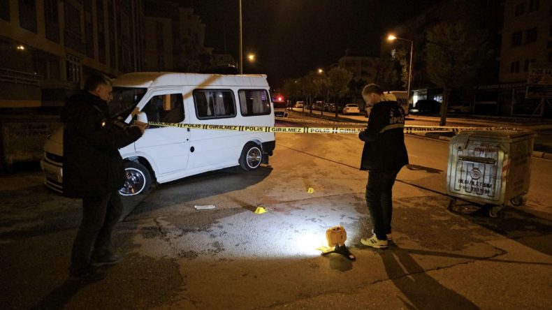 Evinin Önünde Saldırıya Uğradı
