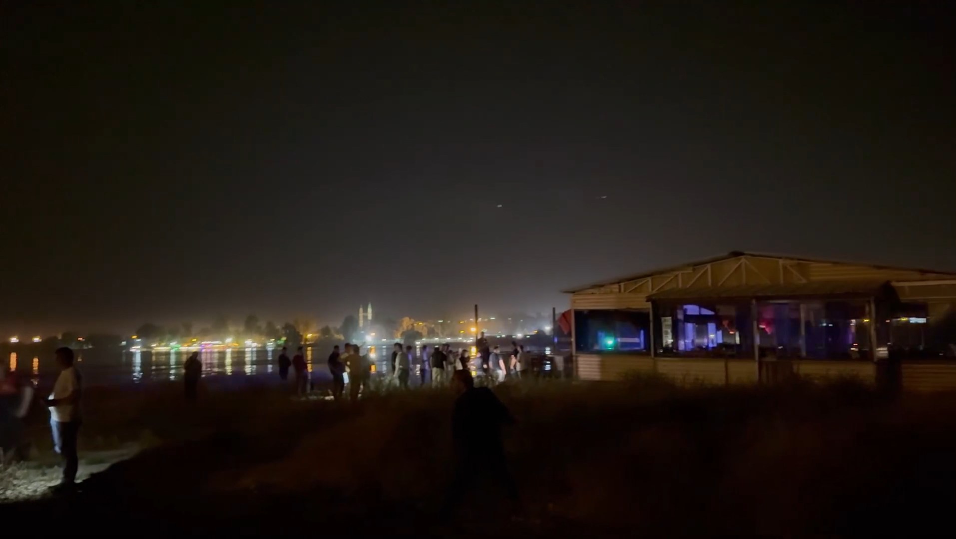 Duba restoran tahliye çalışmaları