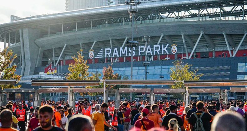 Galatasaraylı Taraftarlar Yerinde Duramadı
