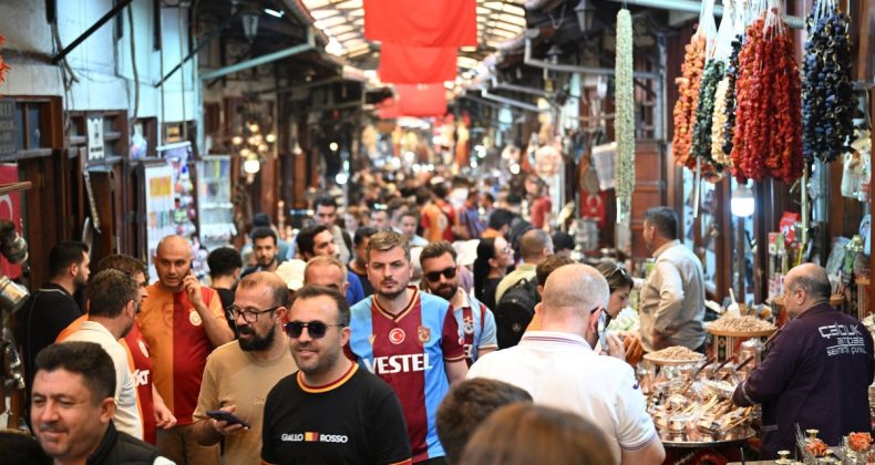 Gaziantep’te İğne Atsan Yere Düşmez!