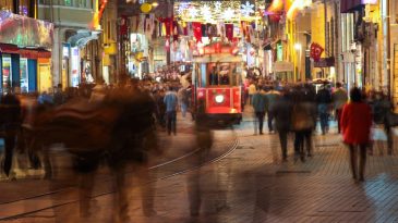 Gençliğin 20 Yıldaki Değişimi: Geçim Krizi, Umutsuzluk ve Göç