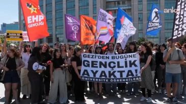 Gezi Anmasına Katılan 22 Öğrenciye 3 Gün İmza Yükümlülüğü