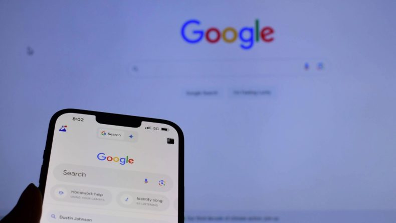 Google: Güncellemeler, Herhangi Bir Görüşü Desteklemek için Tasarlanmıyor