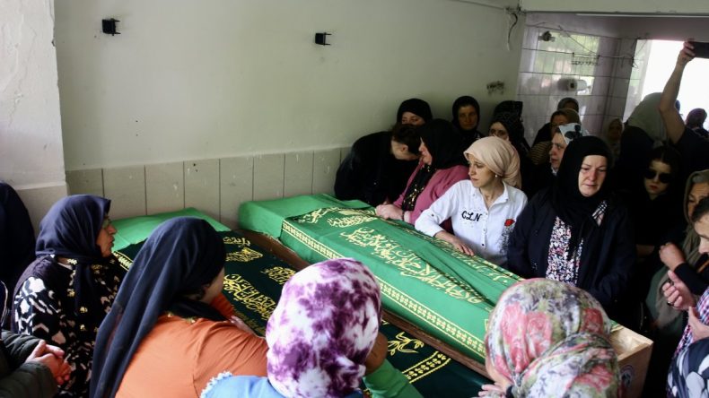 Gözyaşları Sel Oldu: Kız Kardeşler Toprağa Verildi