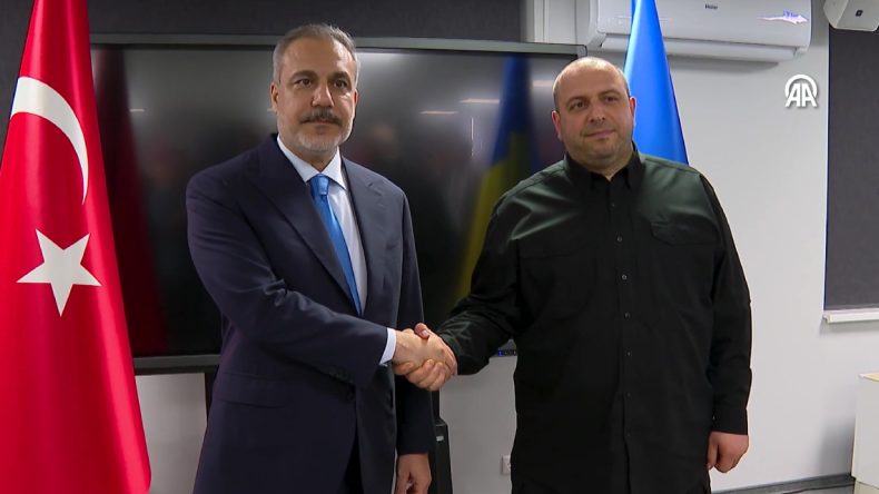 Hakan Fidan, Ukrayna Savunma Bakanı ile Bir Araya Geldi